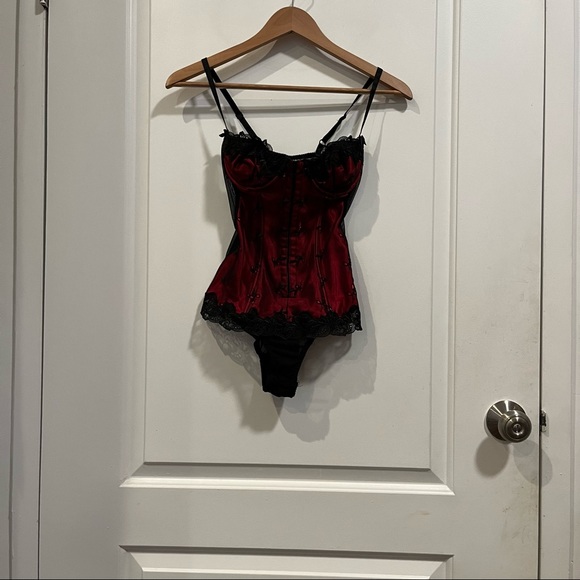 Victoria’s Secret Vintage Floral Lace Bodysuit - Picture 2 of 3